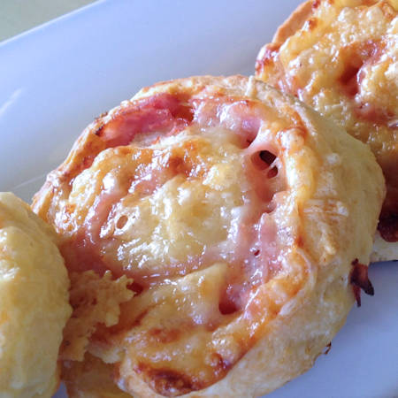Ham and cheese scrolls